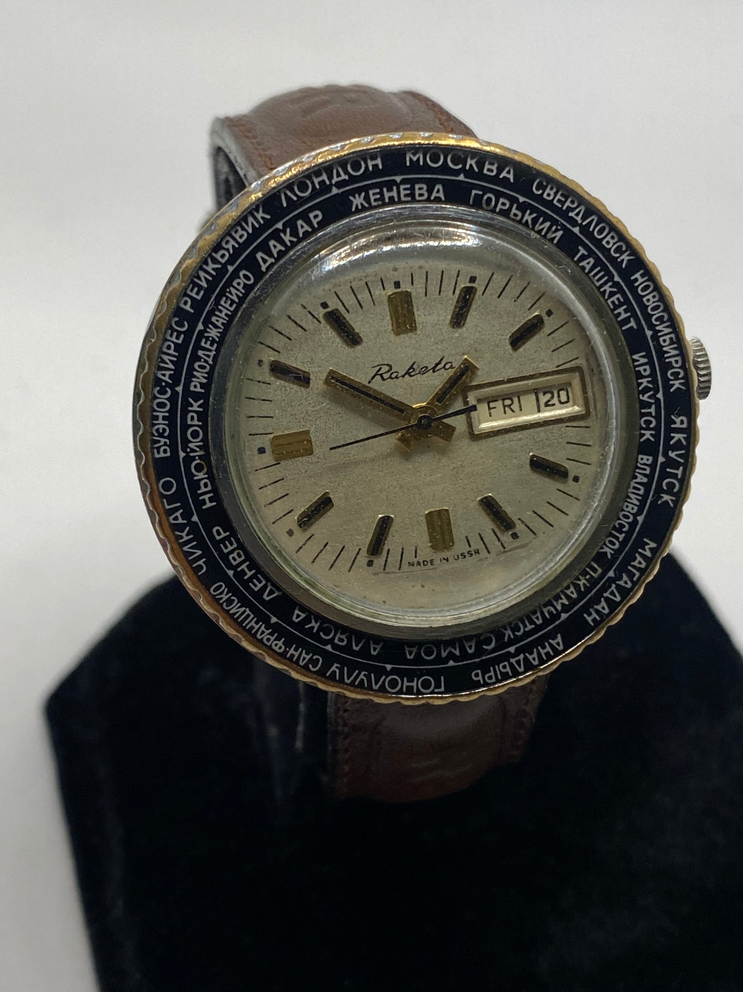 Raketa WorldTime Day Date Manual Wind Vintage Watch