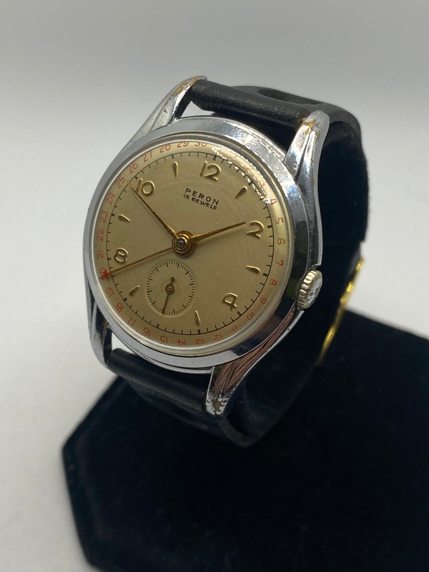 Peron Pointer Date 15 Jewels Vintage Men’s Watch