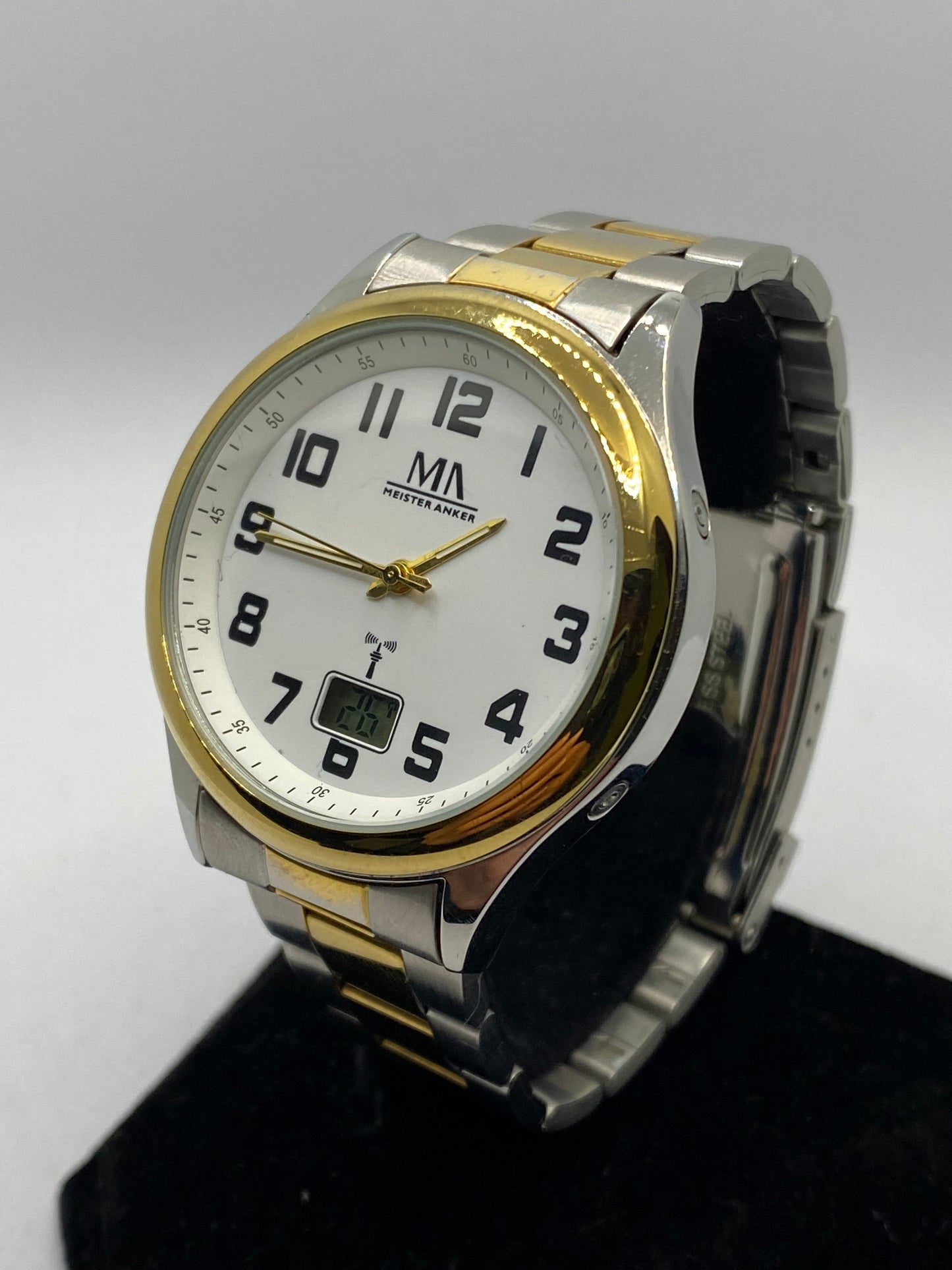 Meister Anker Radio Controlled Gold Plated Men’s Watch