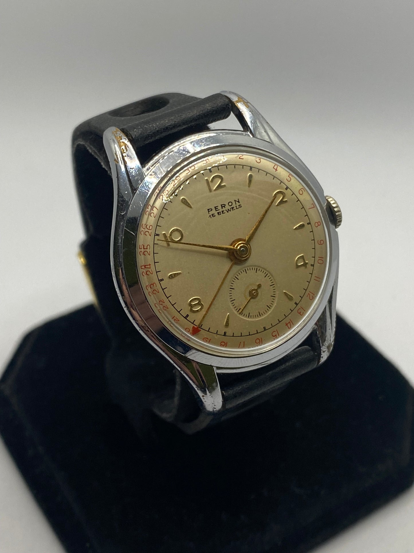 Peron Pointer Date 15 Jewels Vintage Men’s Watch